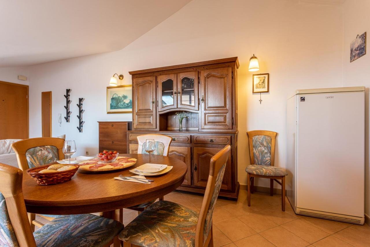 Apartment Tereza Малинска Экстерьер фото