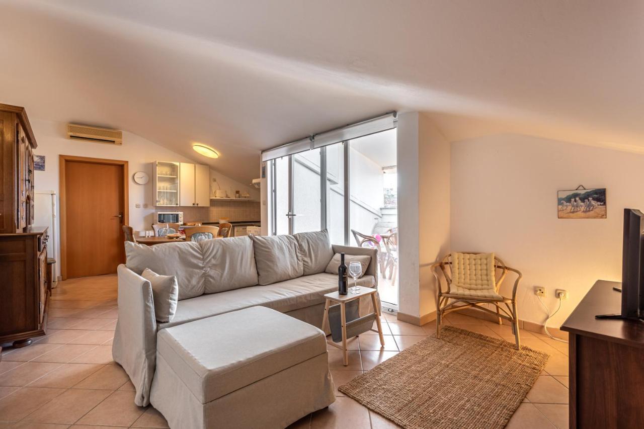 Apartment Tereza Малинска Экстерьер фото